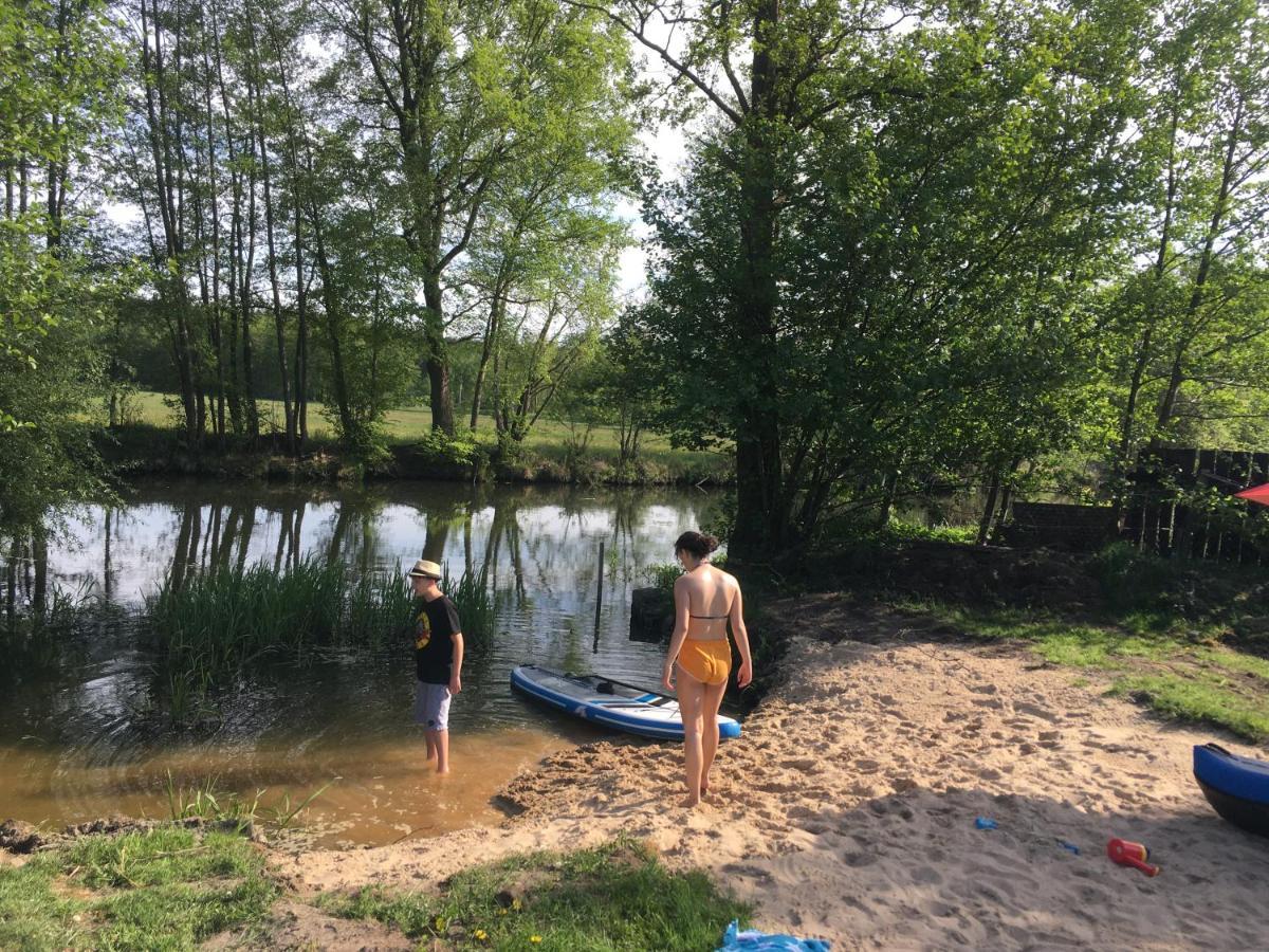 ホテル Kuckunniwi Tipidorf Tauche エクステリア 写真