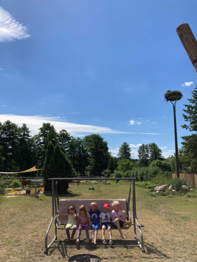 ホテル Kuckunniwi Tipidorf Tauche エクステリア 写真